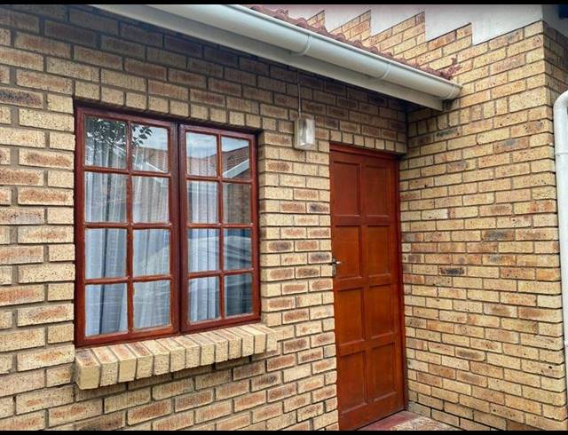 0 BEDROOM HOUSE FOR SALE IN KOMANI PARK